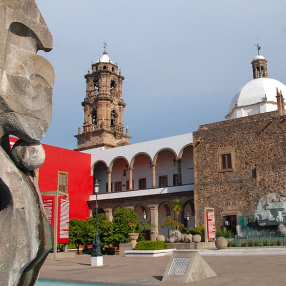Visitar la Plaza de los Fundadores – IRAPUATO, DESTINOS DE MÉXICO